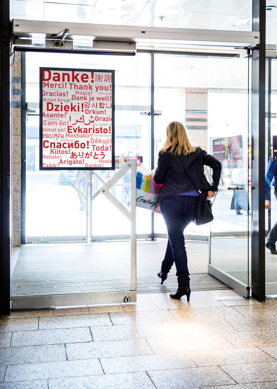 499701-durable-duraframe-a1-poster-signage-holder-black