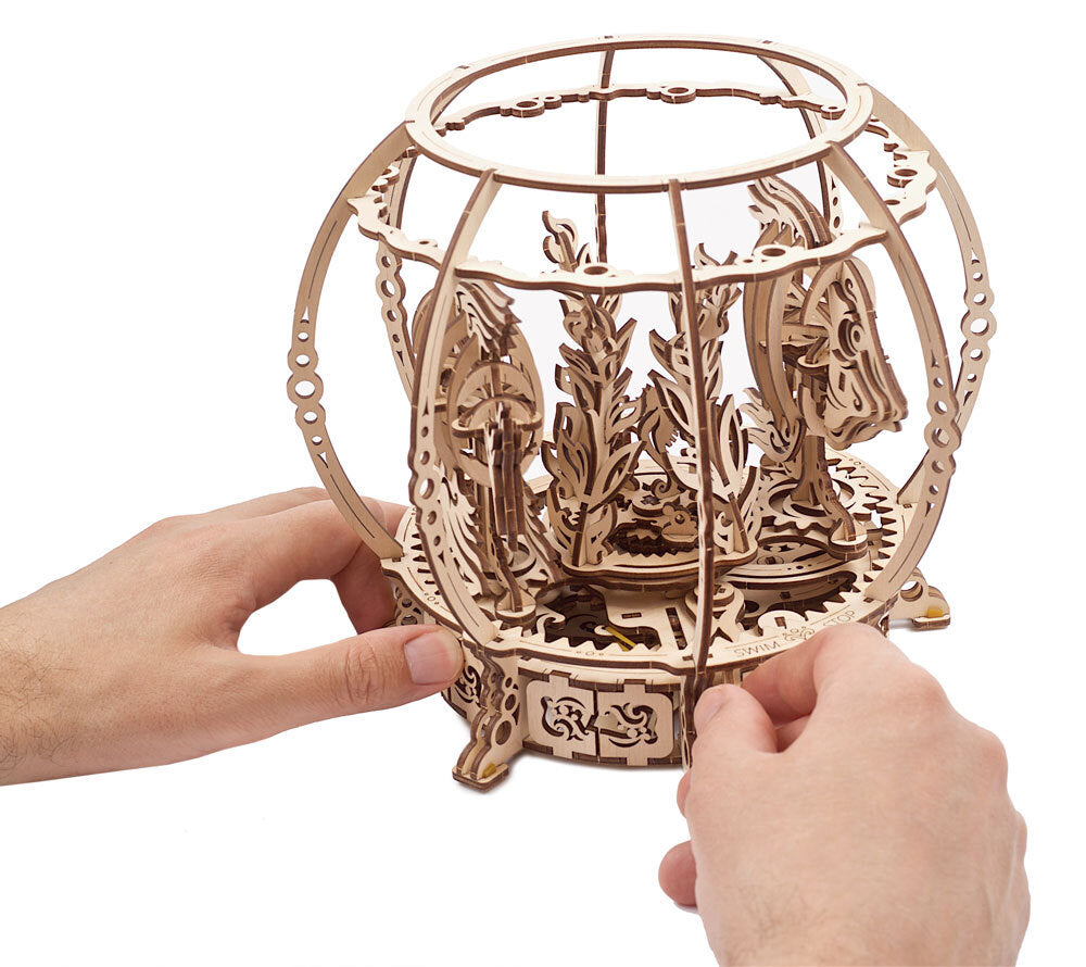 70155-ugears-mechanical-aquarium-mechanical-wooden-3d-puzzle-32pc