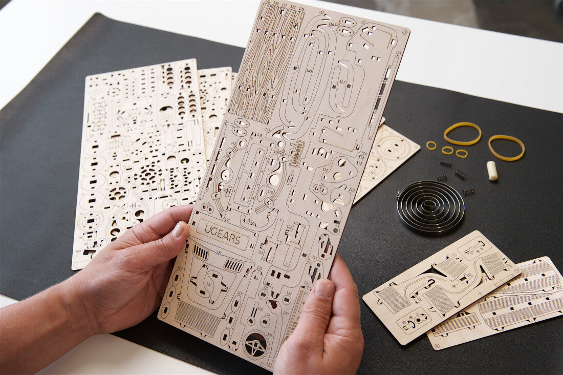 70171-ugears-pickup-lumberjack-mechanical-diy-wooden-3d-puzzle-460pc