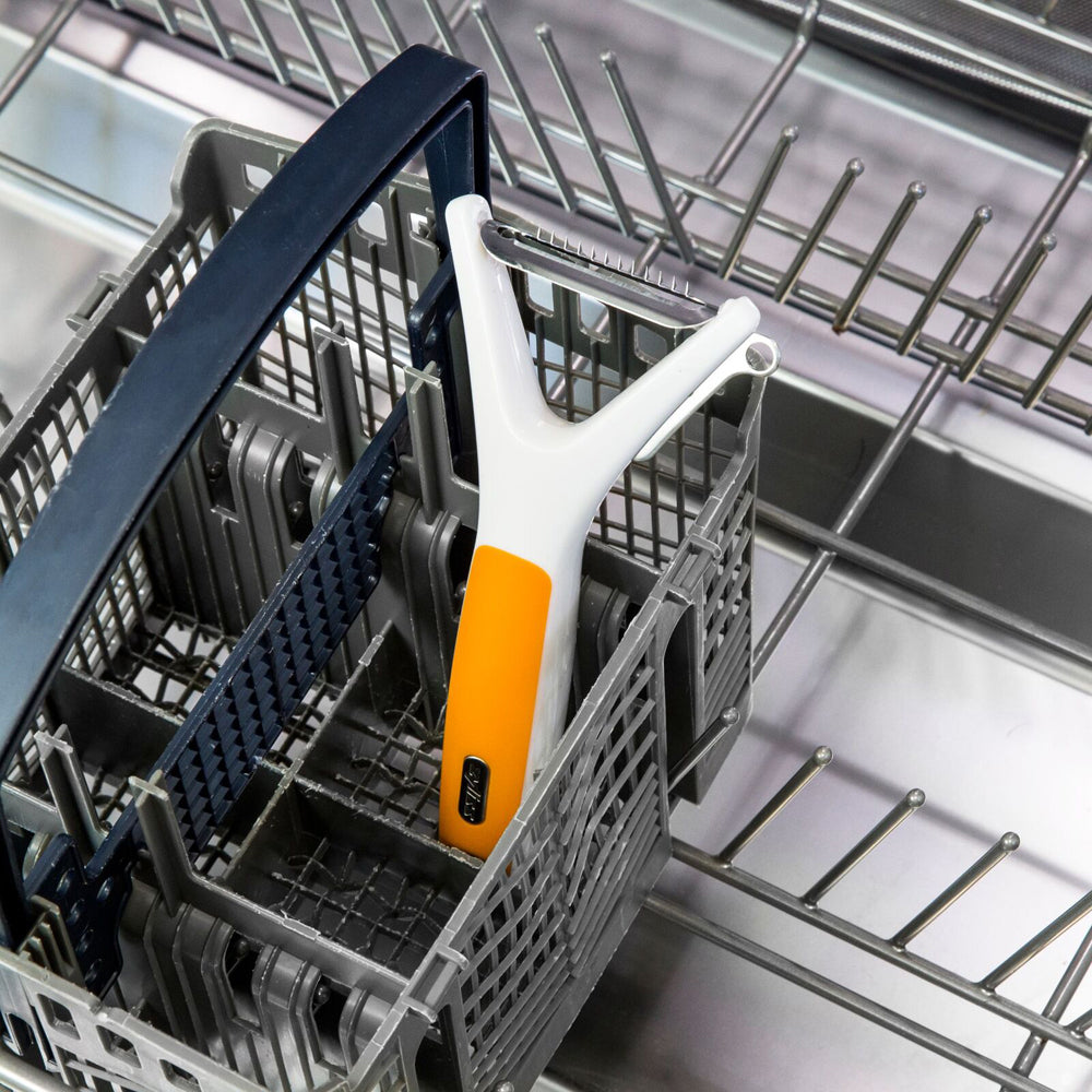 13655-zyliss-julienne-peeler-slicer-shredder-white-orange