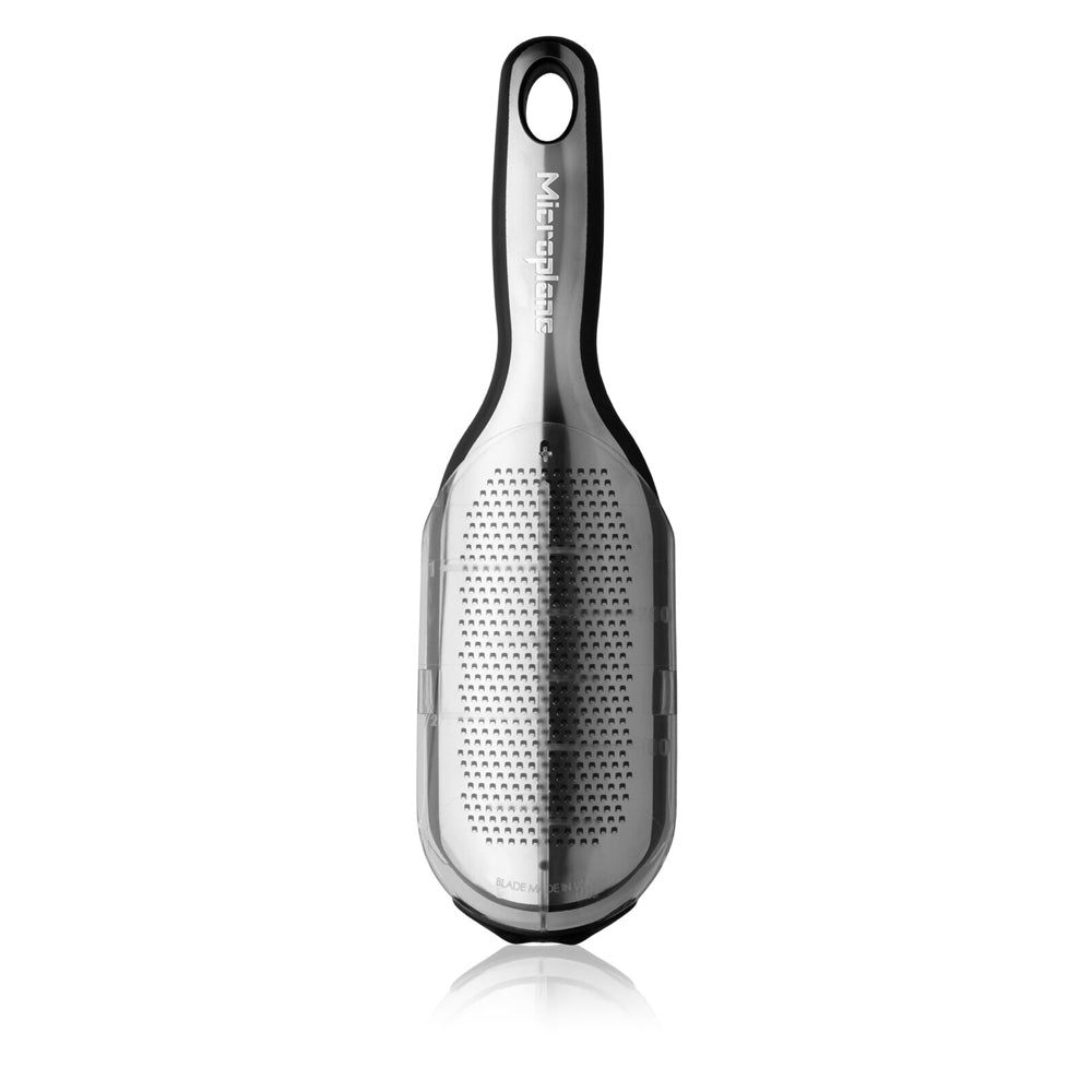 15302-microplane-elite-fine-grater-w-250ml-catcher-black
