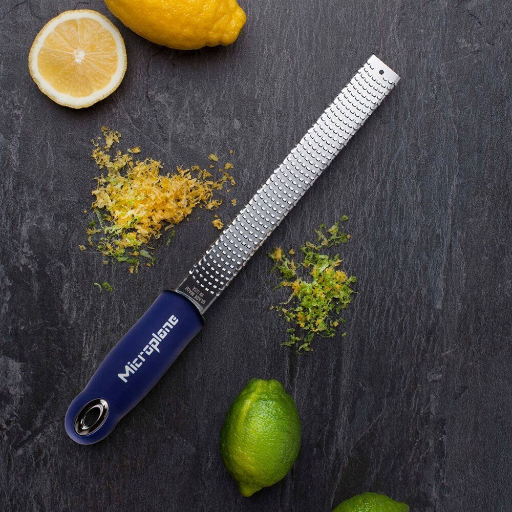 15368-microplane-premium-classic-32cm-zester-grater-blue