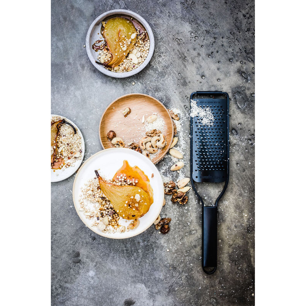 15470-microplane-black-sheep-30cm-coarse-stainless-steel-grater