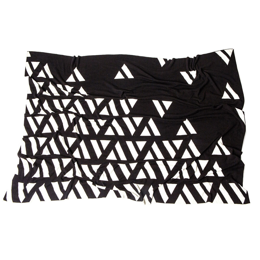 6004752-ardour-wolf-125x150cm-raven-throw