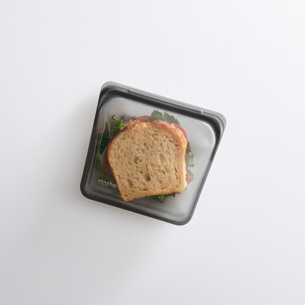 73051-stasher-silicone-828ml-19cm-reusable-sandwich-bag-black