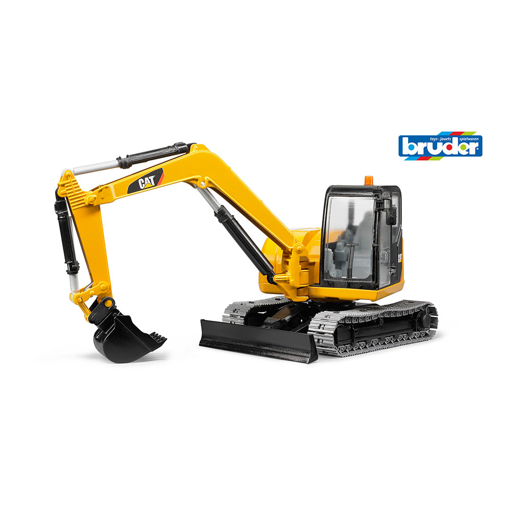 02456-bruder-cat-mini-excavator
