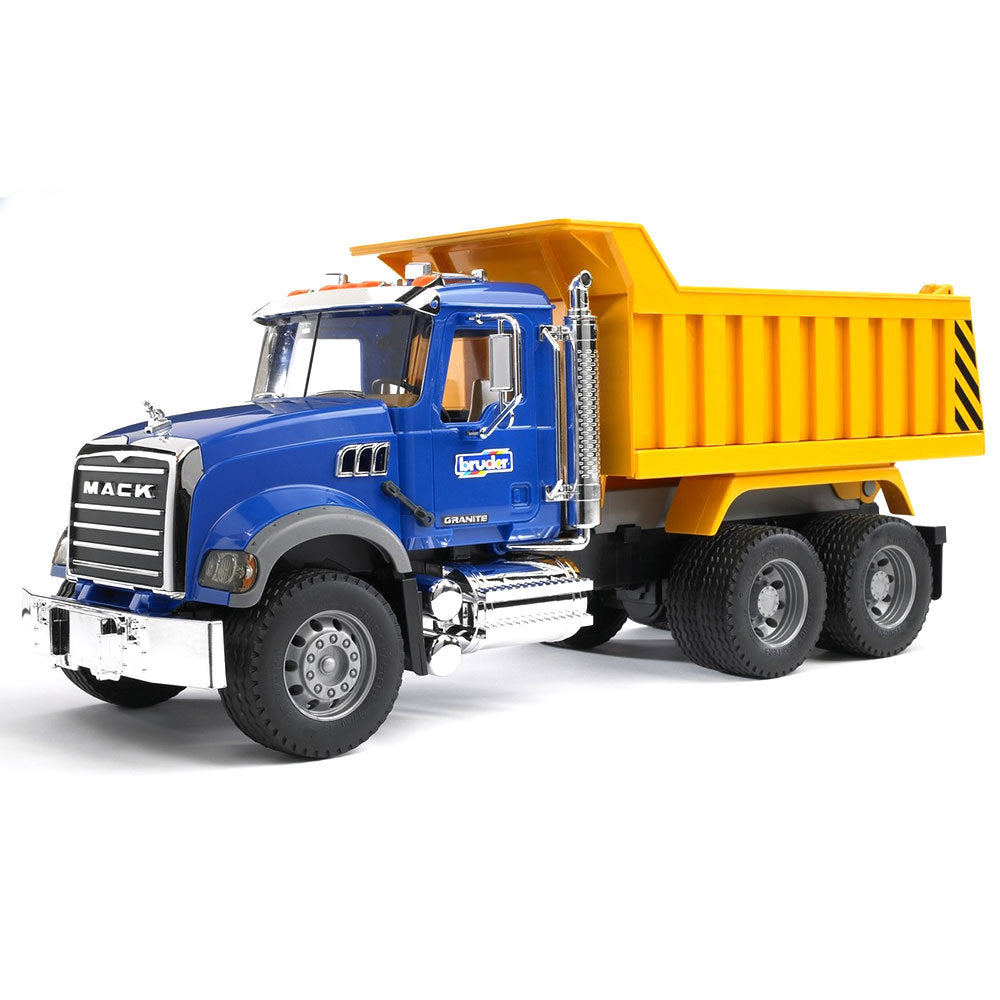 02815-bruder-1-16-mack-granite-tip-truck