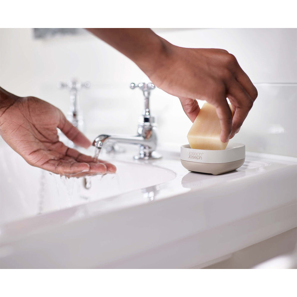 70577-joseph-joseph-8cm-slim-compact-soap-dish-square-ecru
