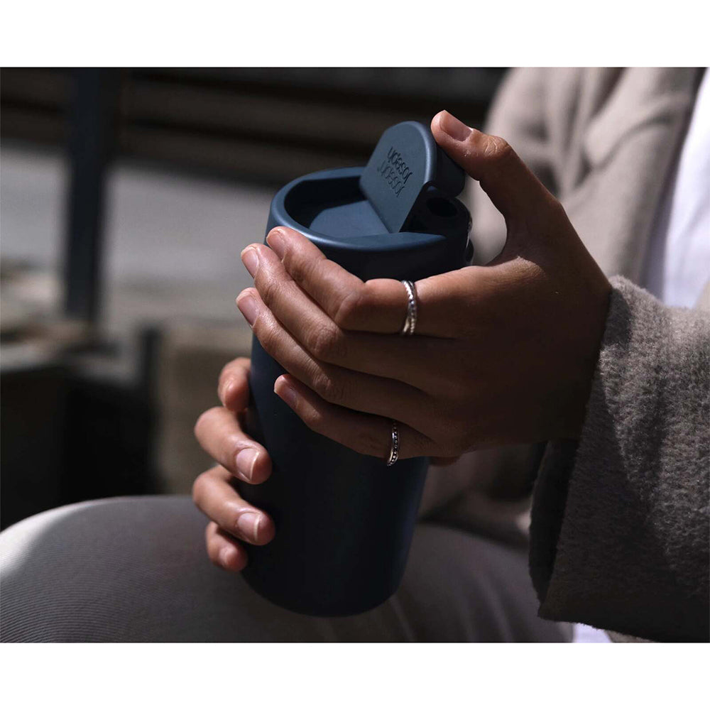 81132-joseph-joseph-sipp-454ml-17cm-travel-mug-cup-blue