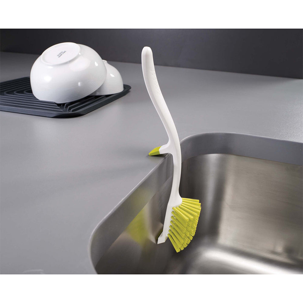 85025-joseph-joseph-edge-29cm-curved-dish-brush-green