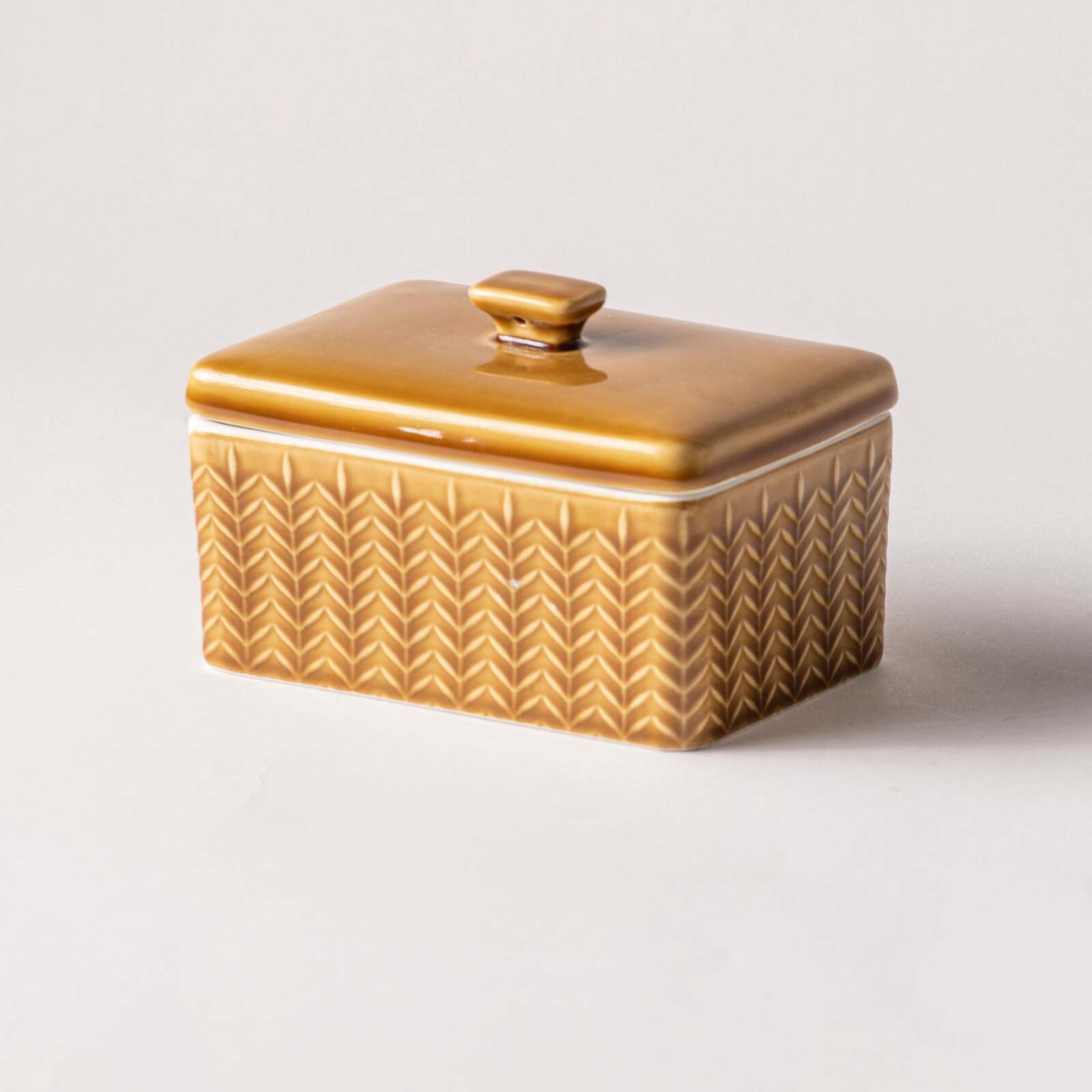 60133-ladelle-heath-12cm-porcelain-rectangle-butter-dish-w-lid-caramel
