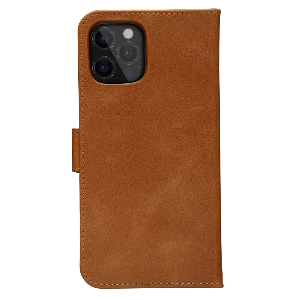 90034790-dbramante-iphone-12-12-pro-lynge-leather-wallet-case-tan