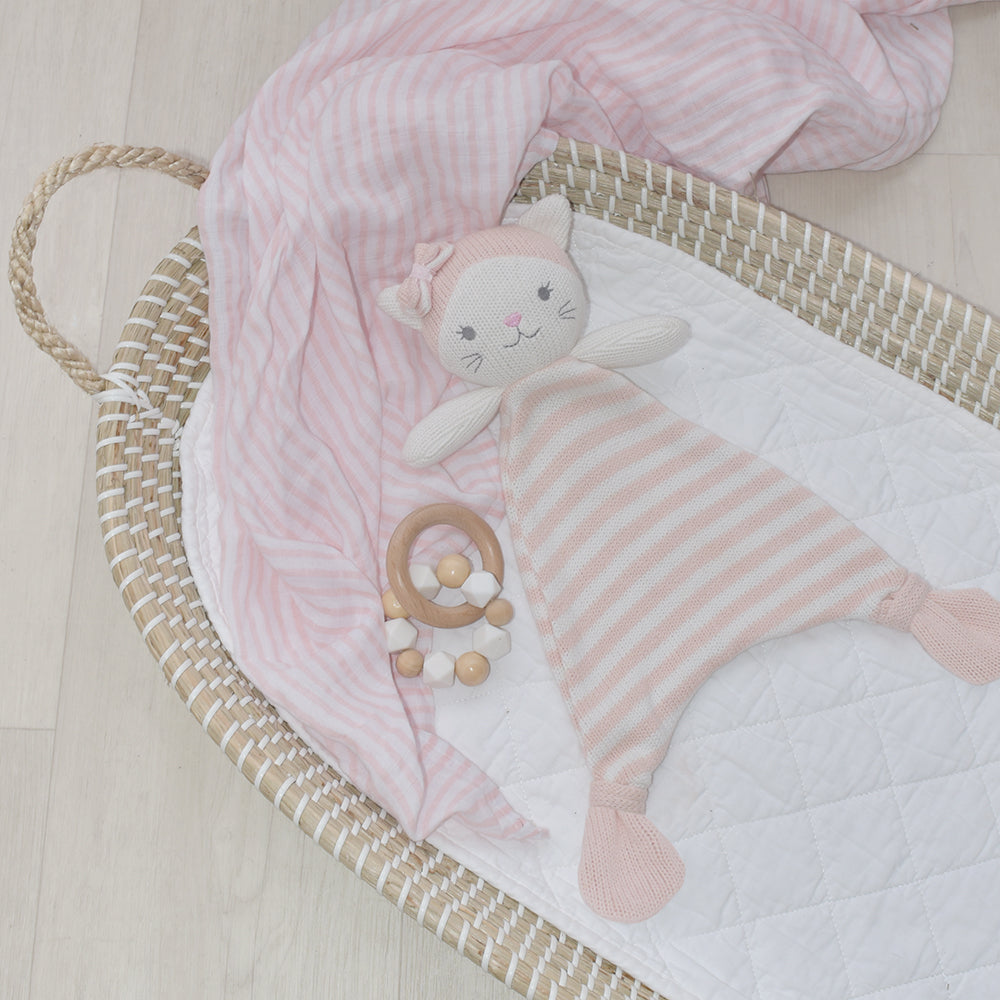 4715955-living-textiles-baby-newborn-daisy-the-cat-security-blanket