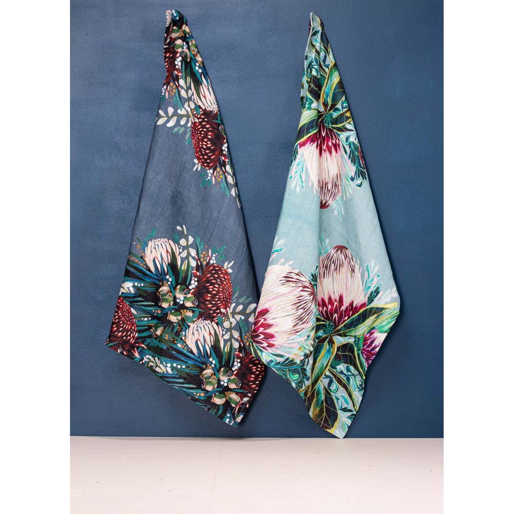 521936-ashdene-linen-70x90cm-radiance-misty-adjustable-apron