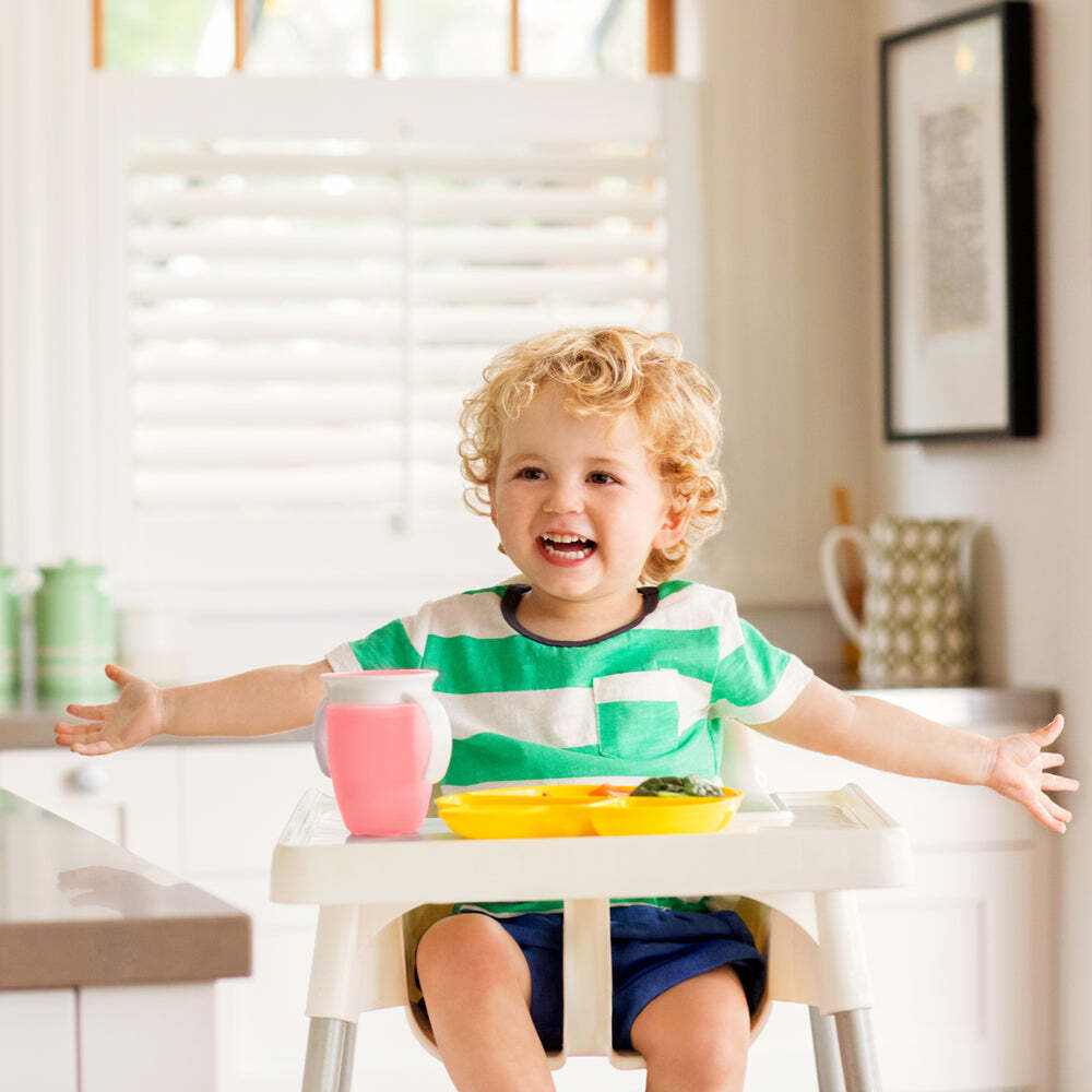 17967004-munchkin-7oz-miracle-360-trainer-cup-1pk-pink-6m