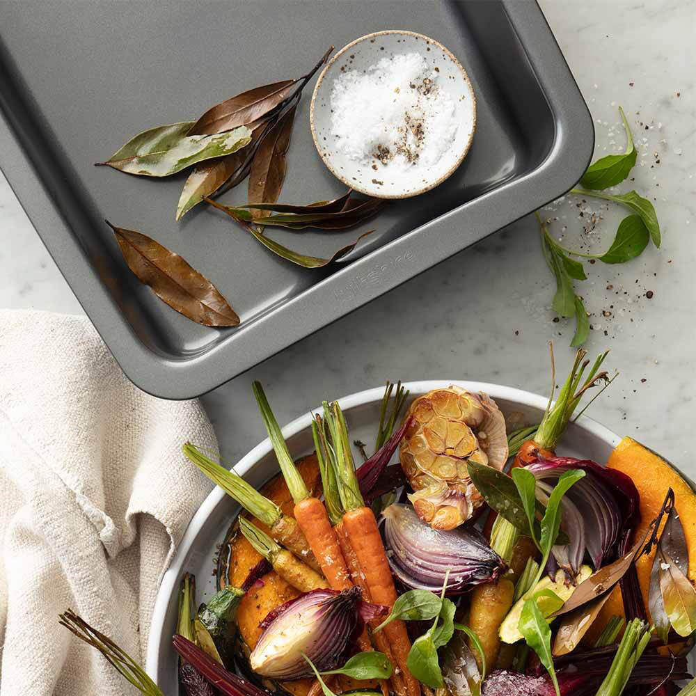 9017mp-wiltshire-easybake-rectangle-baking-kitchen-pan-tin-33x23cm