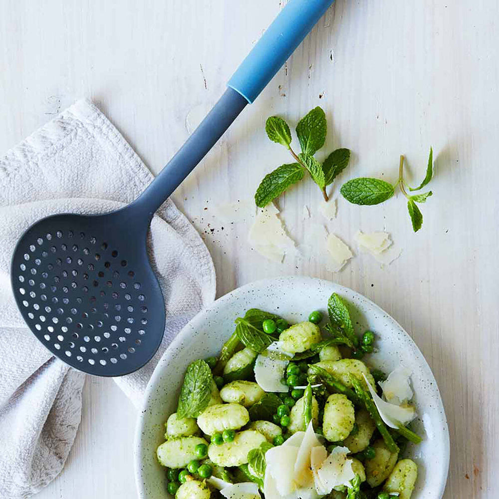 44113-wiltshire-eco-friendly-bio-based-handle-skimmer-spoon