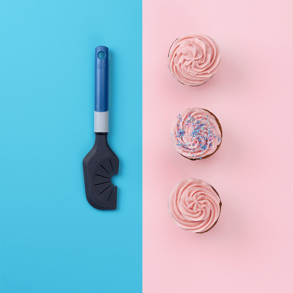 678015-tasty-2-in-1-dough-scraper-whisk-cleaner-baking-utensil-28cm-black-blue