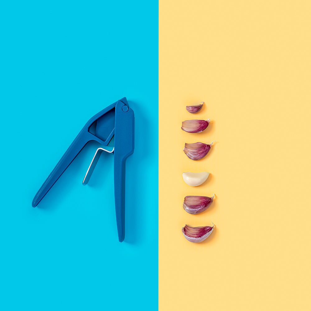 678397-tasty-stainless-steel-garlic-press-kitchen-utensil-20cm-blue