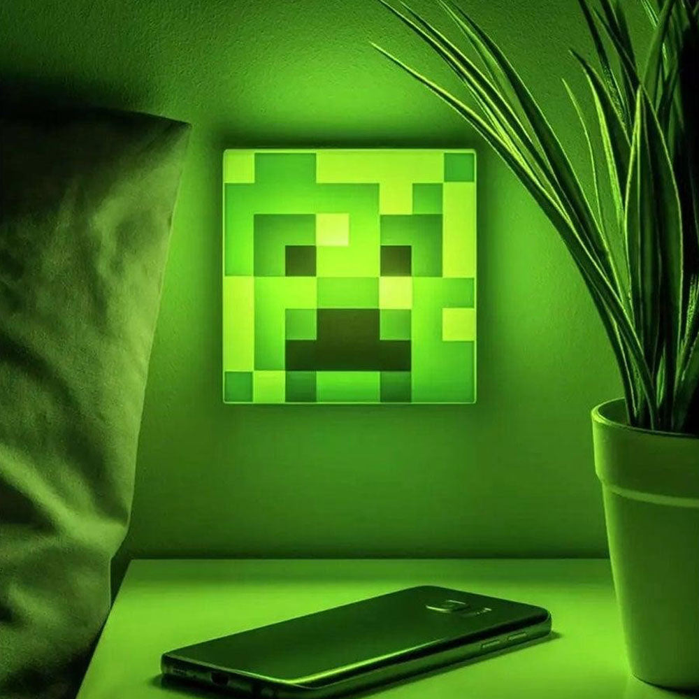 5056577711455-minecraft-creeper-night-light-wall-mount-10cm-green