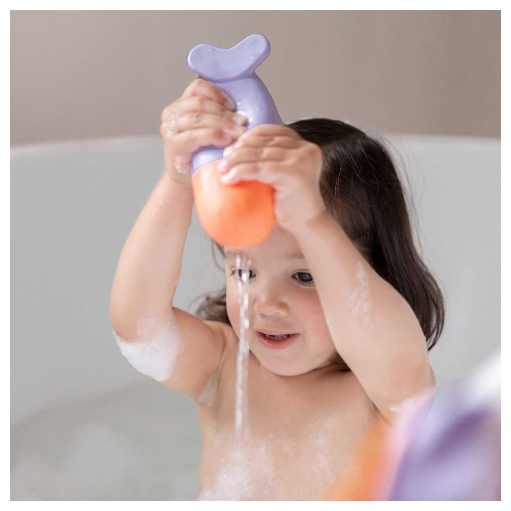 174240-quut-squeezi-whale-baby-infant-bathtime-float-toys-0m