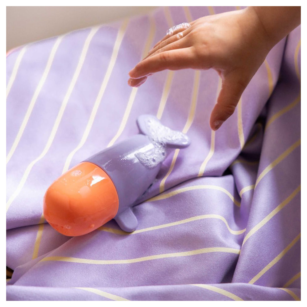 174240-quut-squeezi-whale-baby-infant-bathtime-float-toys-0m