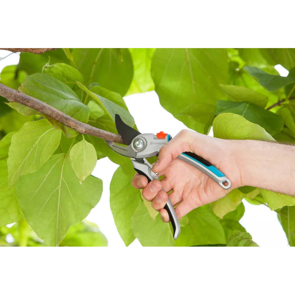 Gardena Ergonomic Aluminium Handled Bypass Garden Secateurs