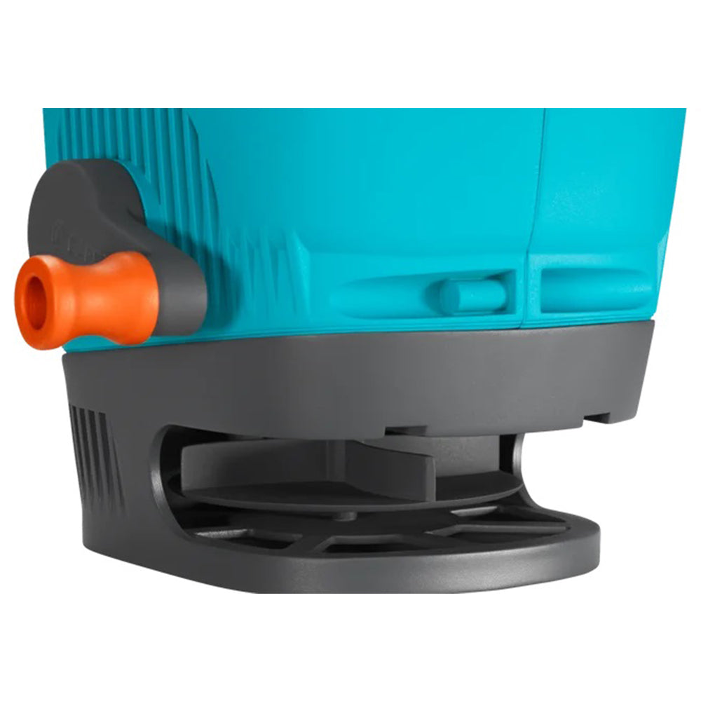 Gardena Ergonomic Hand Held Fertiliser Spreader Medium 1.8L