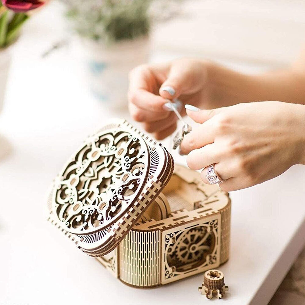 70031-ugears-treasure-box-mechanical-diy-wooden-3d-puzzle-190pc