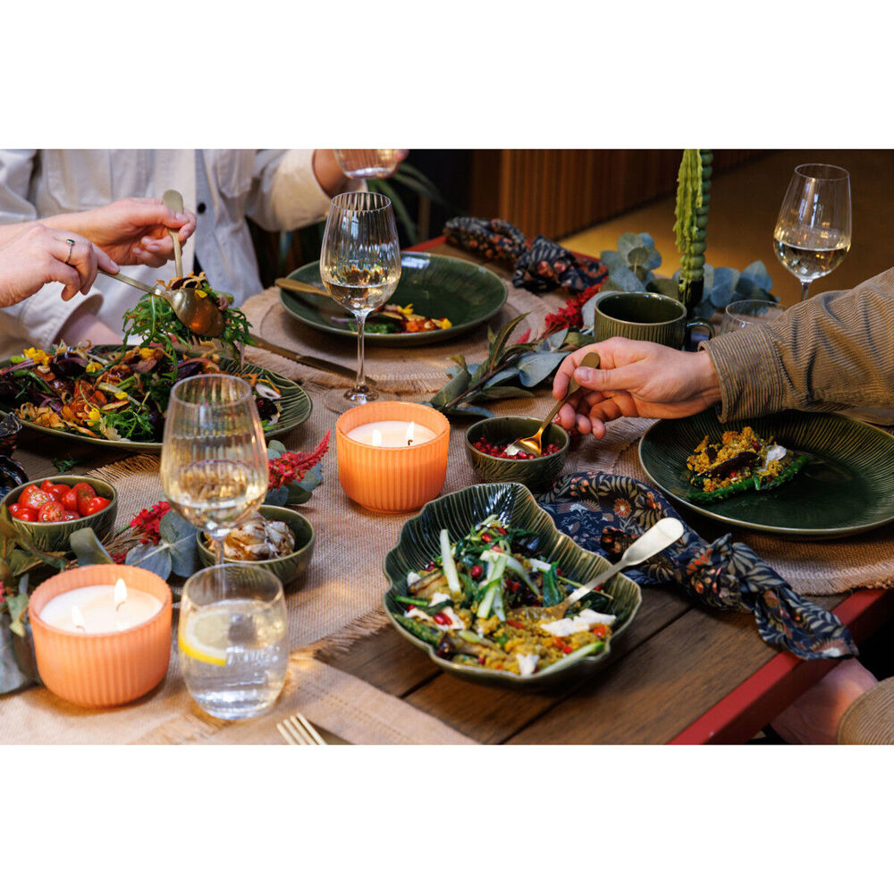 79282-mikasa-frayed-jute-table-runner-natural-230-x-33cm