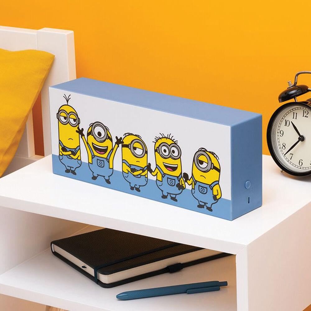 28877-minions-character-fun-colourful-room-light-2-light-modes