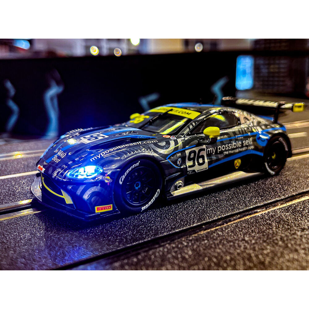 72331020-carrera-aston-martin-vantage-gt3-optimum-ms-96-slot-car-toy-8y