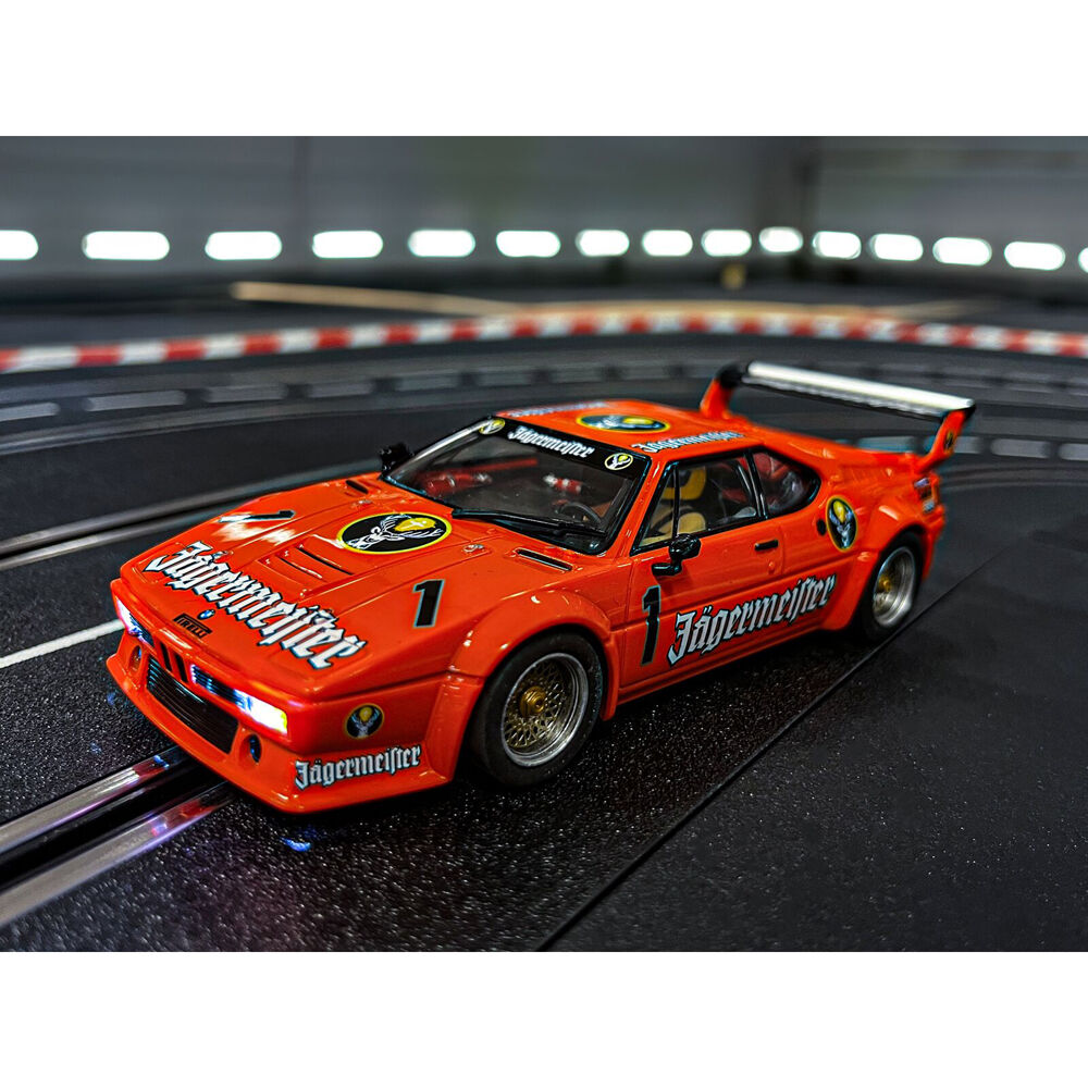 72332031-carrera-bmw-m1-procar-jaegermeister-no-1-racing-slot-car-toy-8y
