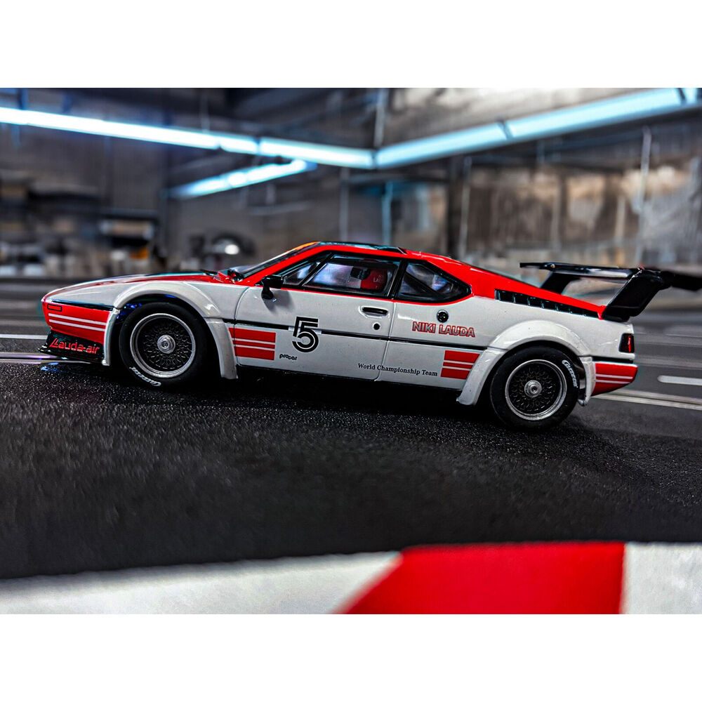72332032-carrera-bmw-m1-procar-no-5-hockenheim-1979-nicki-lauda-racing-toy-8y