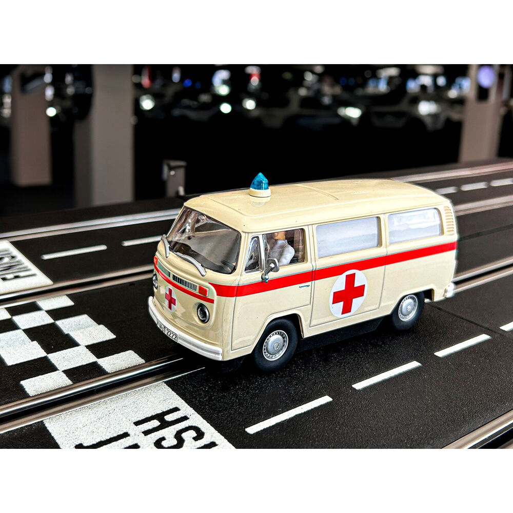 72332033-carrera-vw-bus-t2b-ambulance-red-cross-racing-slot-car-toy-8y