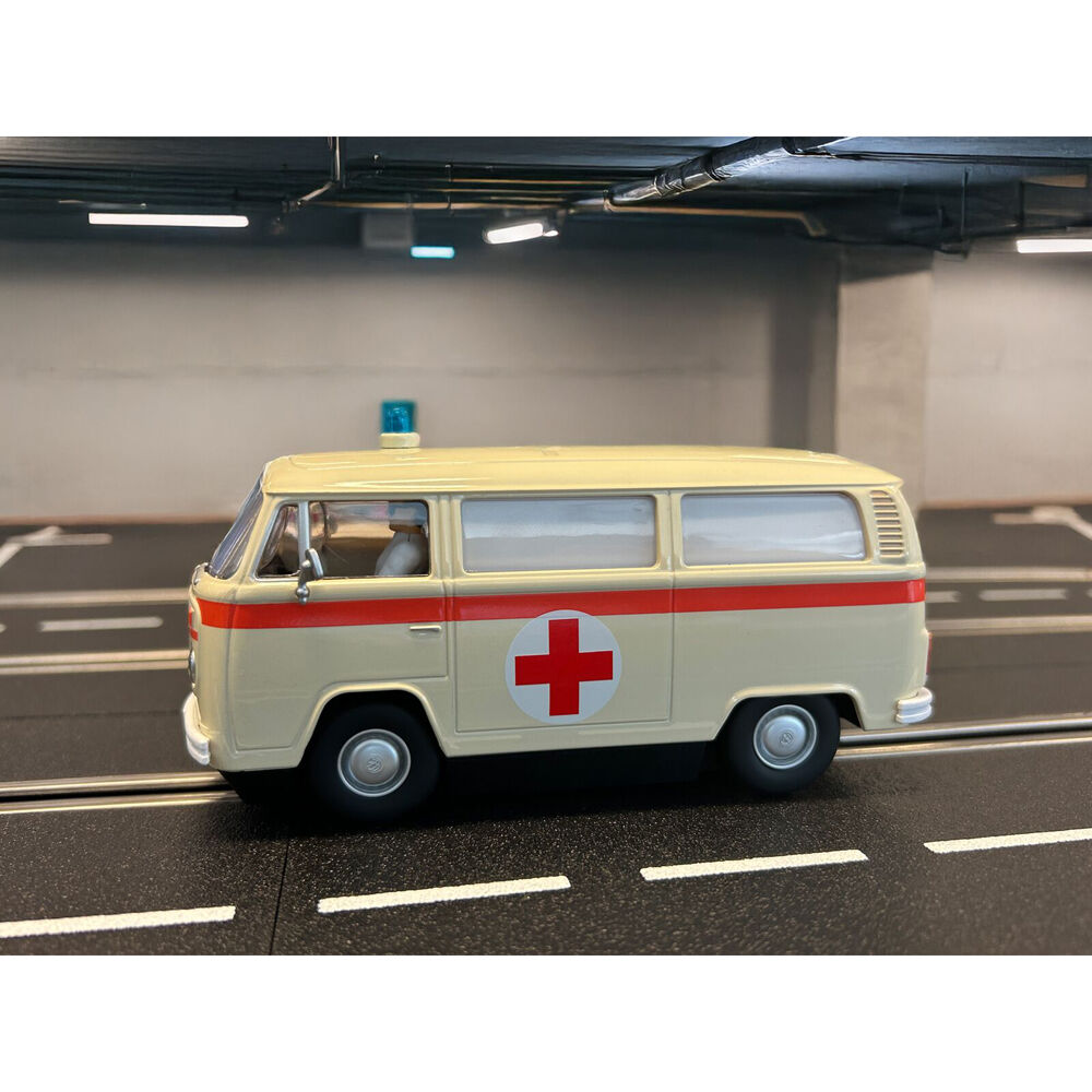 72332033-carrera-vw-bus-t2b-ambulance-red-cross-racing-slot-car-toy-8y