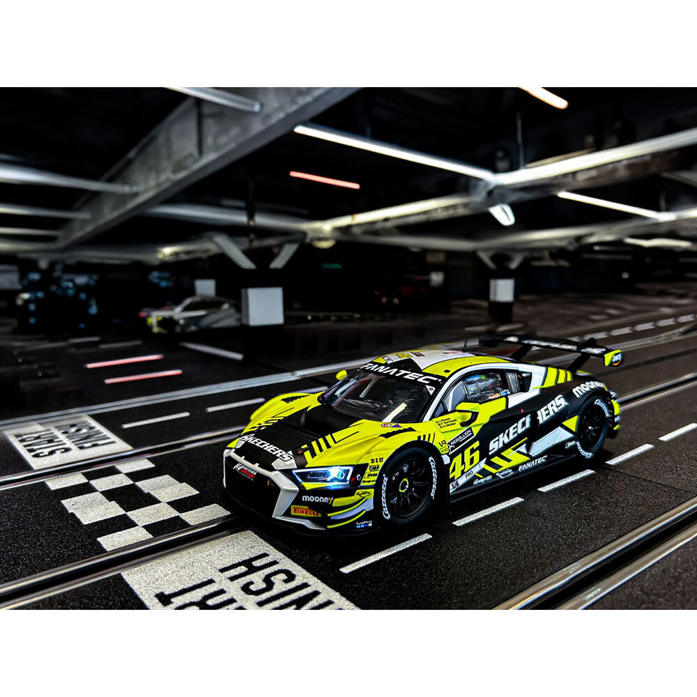72123980-carrera-audi-r8-lms-gt3-evo-ii-valentino-rossi-no-46-slot-car-10y