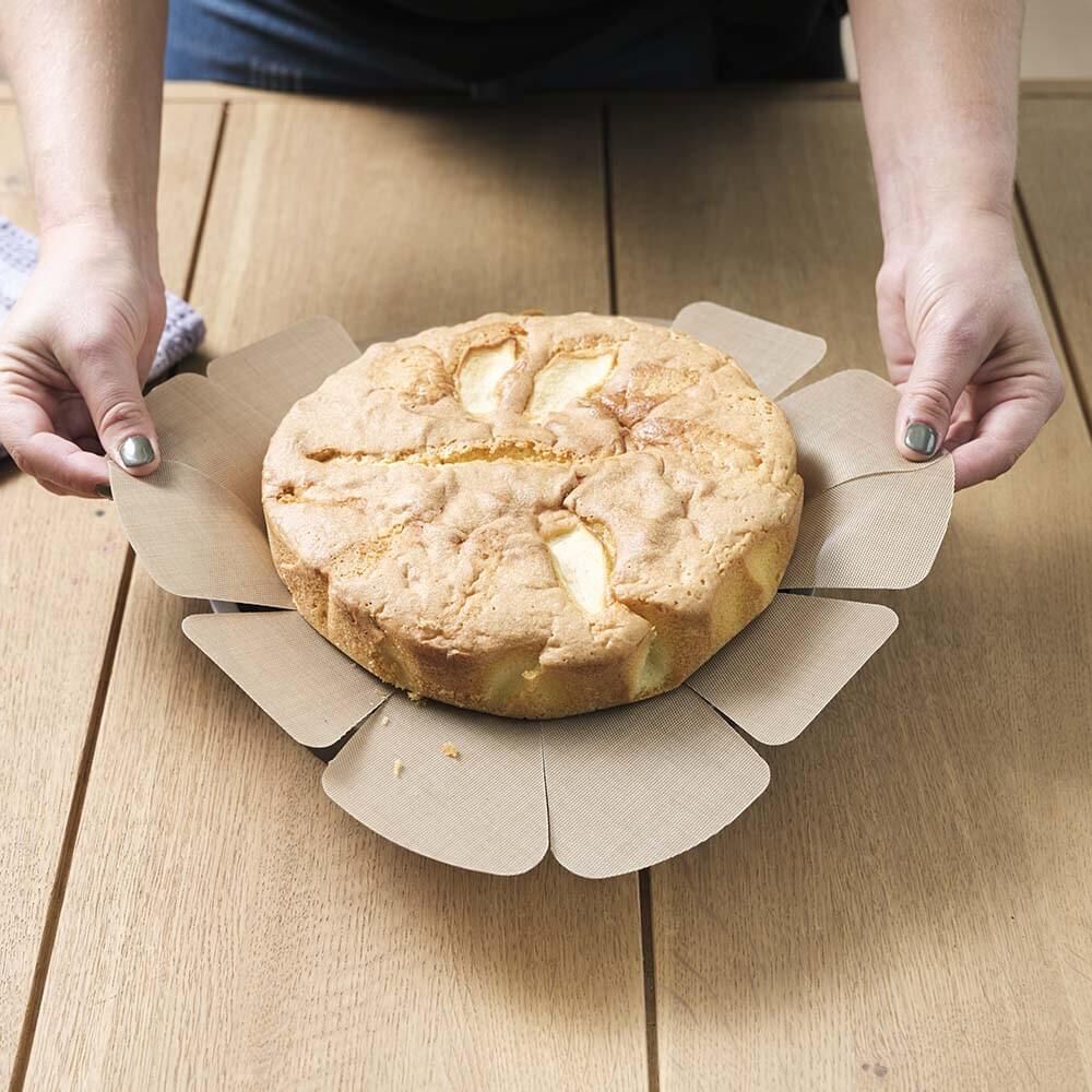 1-fff-478-nostik-silicone-fibreglass-cake-tin-liner-round-20cm-brown