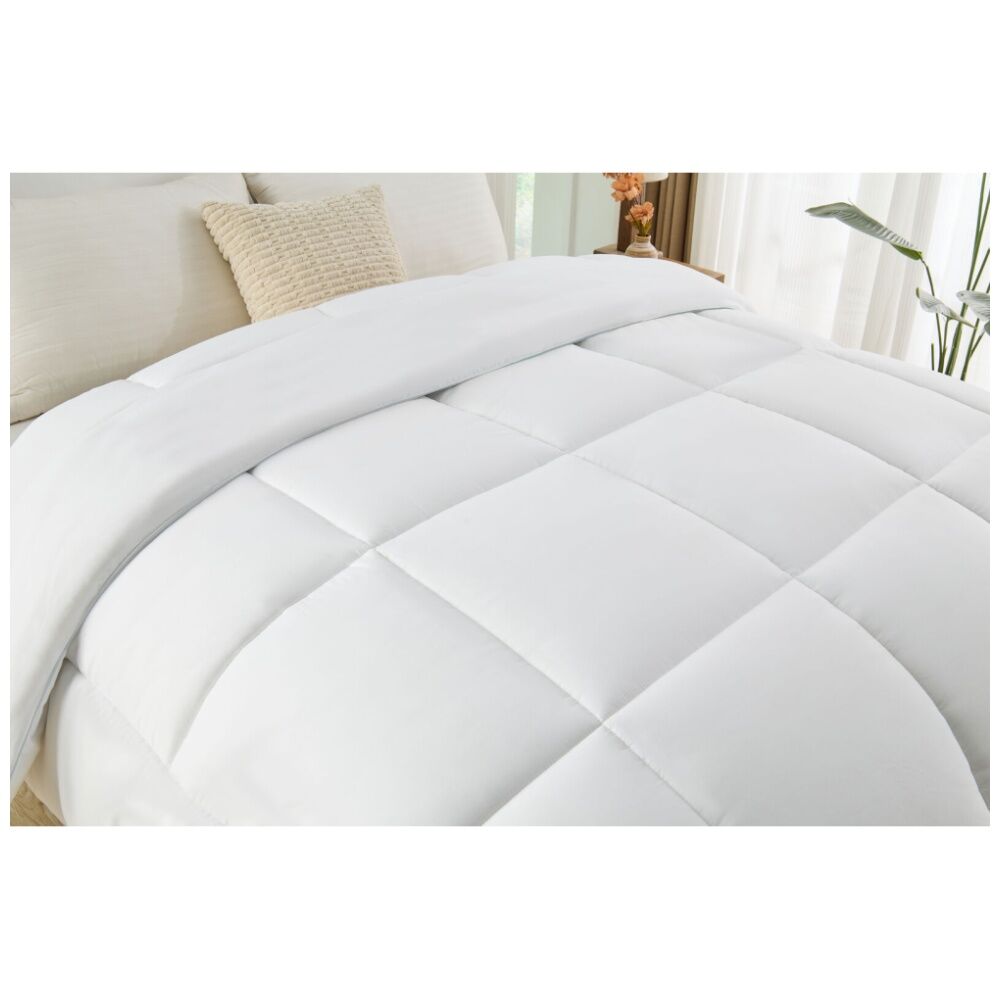 Grosvenor House 350GSM Premium Quality Lightweight Quilt Duvet Bed — image 2