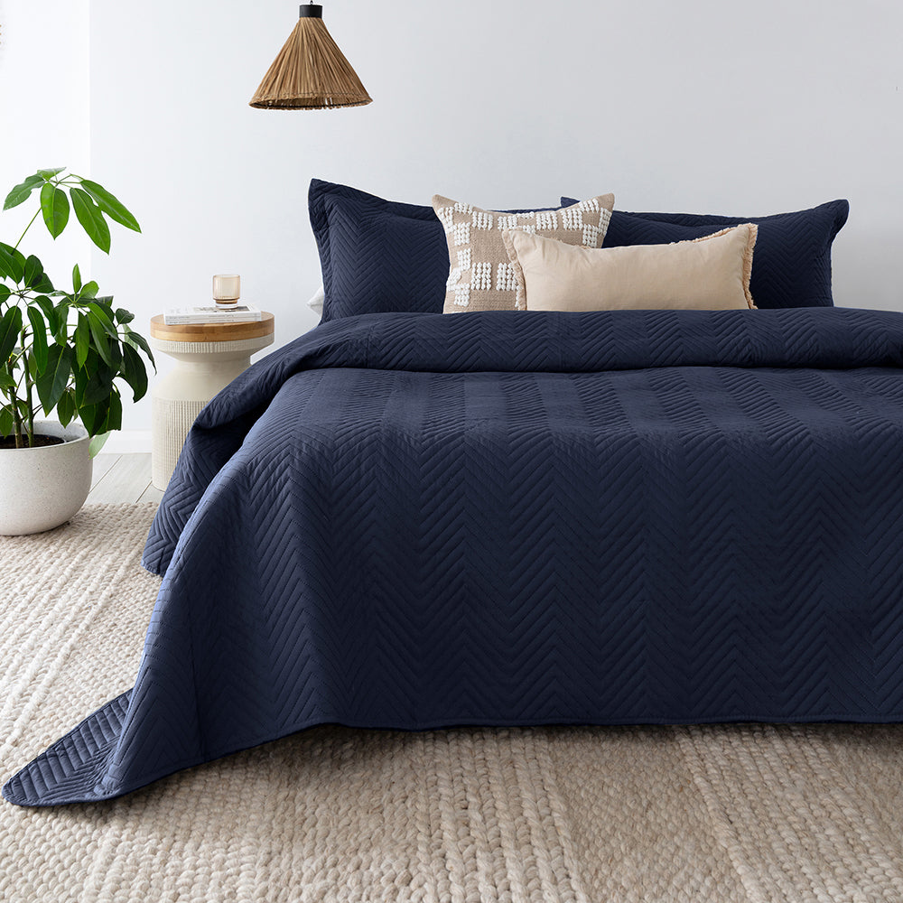 Bambury Herringbone Embossed Coverlet Set Navy Queen/King Bed Home Bedding