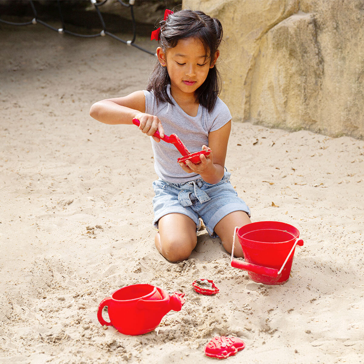 Bigjigs Toys 19cm Silicone Watering Can Kids/Children Play Toy Cherry Red 18m+