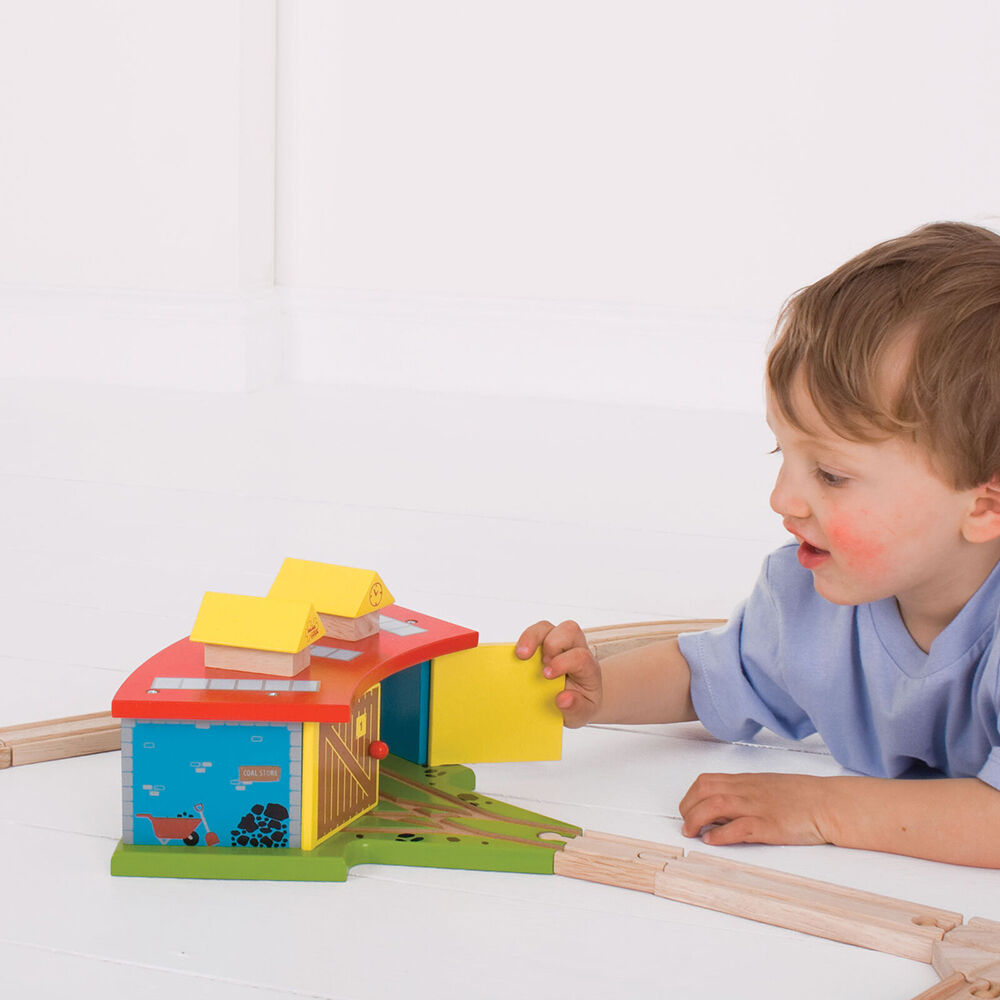 Bigjigs Rail 26x22.5cm Wood Triple Engine Shed Rail Kids Accessories Toys 3y+ — image 2