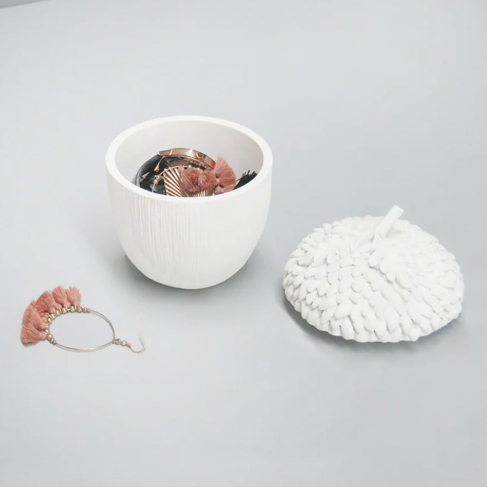 White Moose 11.5x15cm Resin Acorn Box Container w/ Lid Home/Room Decor White — image 2
