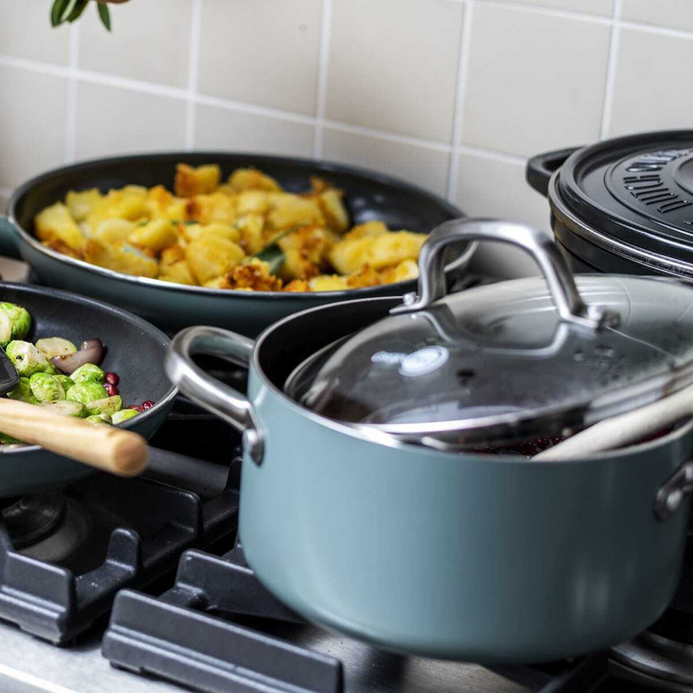 Greenpan Mayflower Covered Casserole Dish 24cm/5.7L Home Kitchen Cooking — image 2