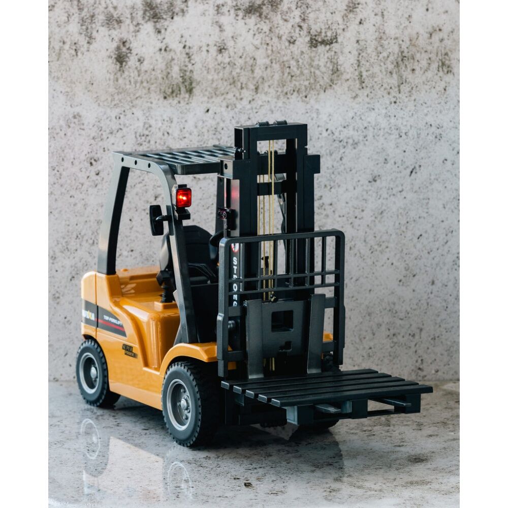 Lenoxx Professional RC Model Forklift 1 10 Remote Controlled 2.4G 8 Channel Durable Alloy - Realistic Movement - Includes Battery - 8 Plus - Yellow — image 2