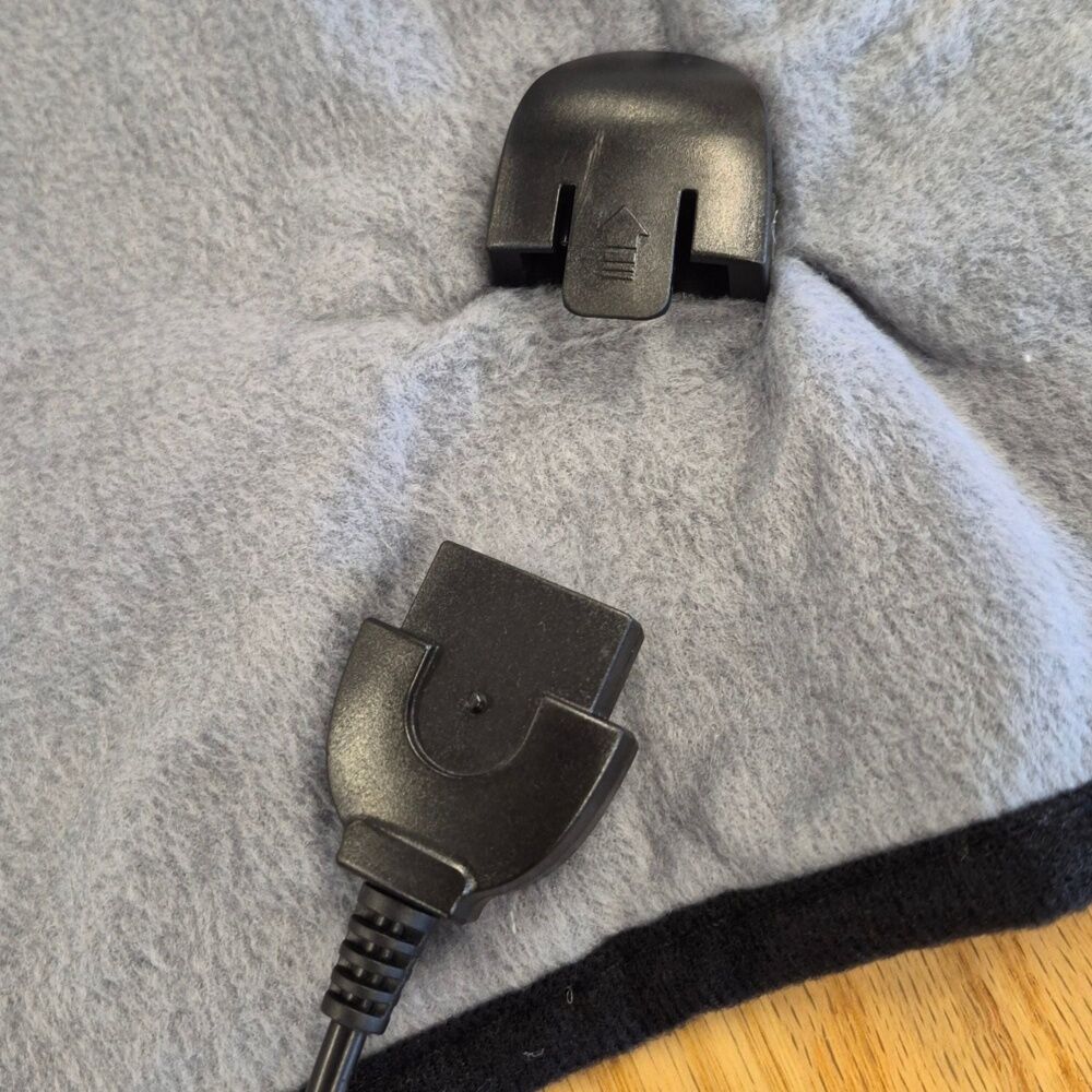Wildtrak 12V Car Electric Blanket Comfort 45W Rated Power 150x100cm Wildtrak — image 5