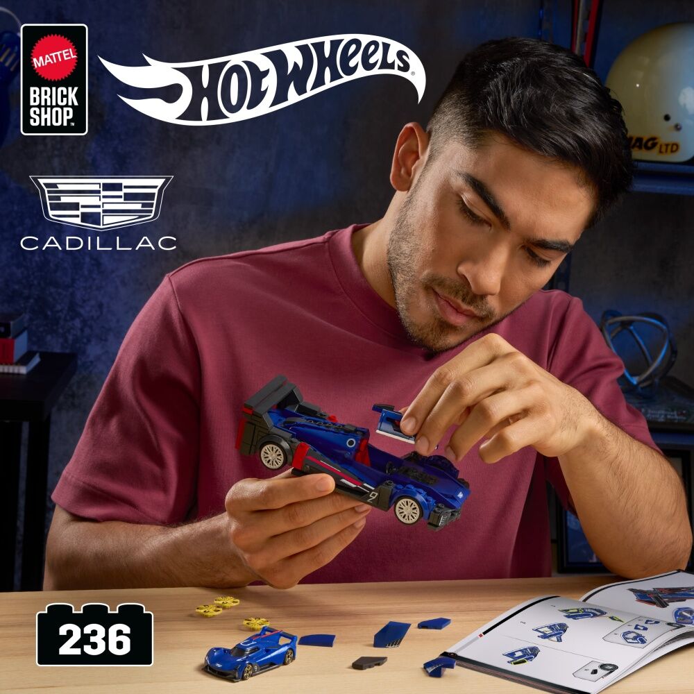 Hot Wheels Brick Shop Cadillac Project GTP Hypercar Sport Building Set (236 Pieces) — image 2