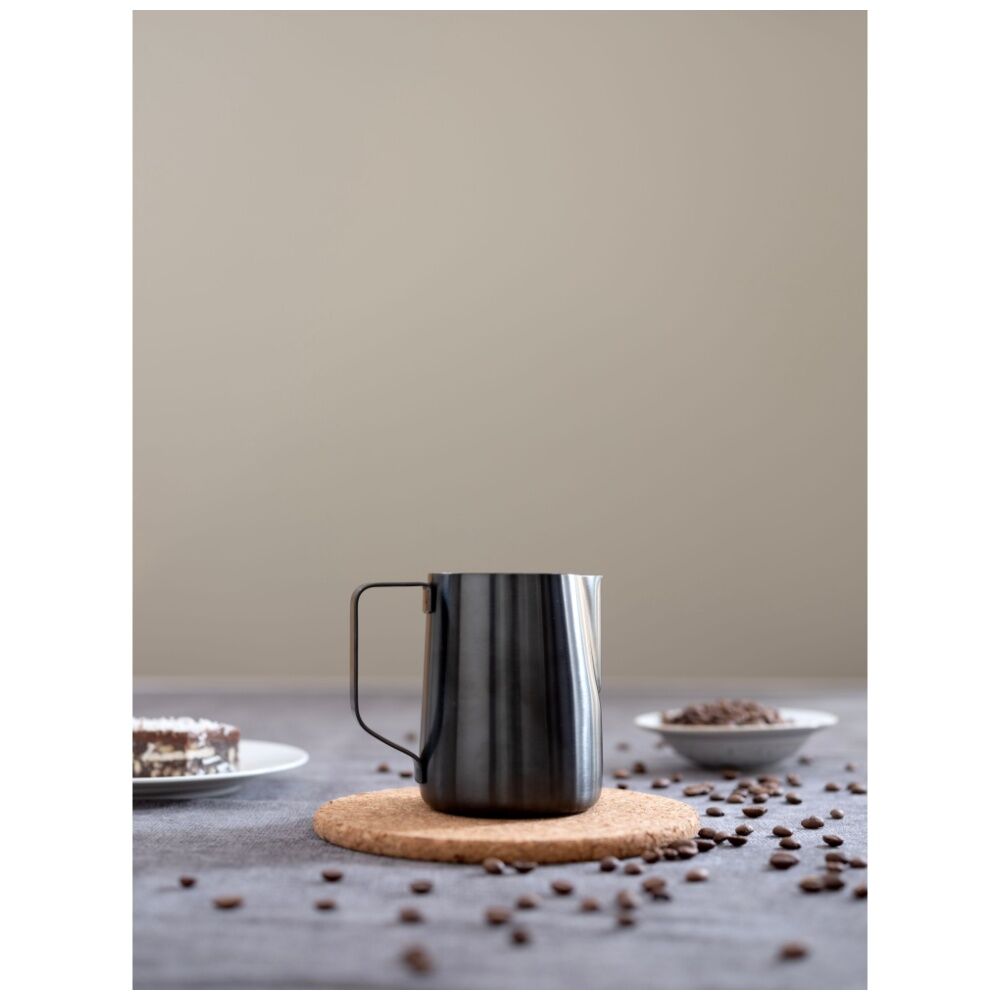 Euroline 600ml Black Stainless Steel PVD Milk Jug for Frothing Coffee Making — image 3