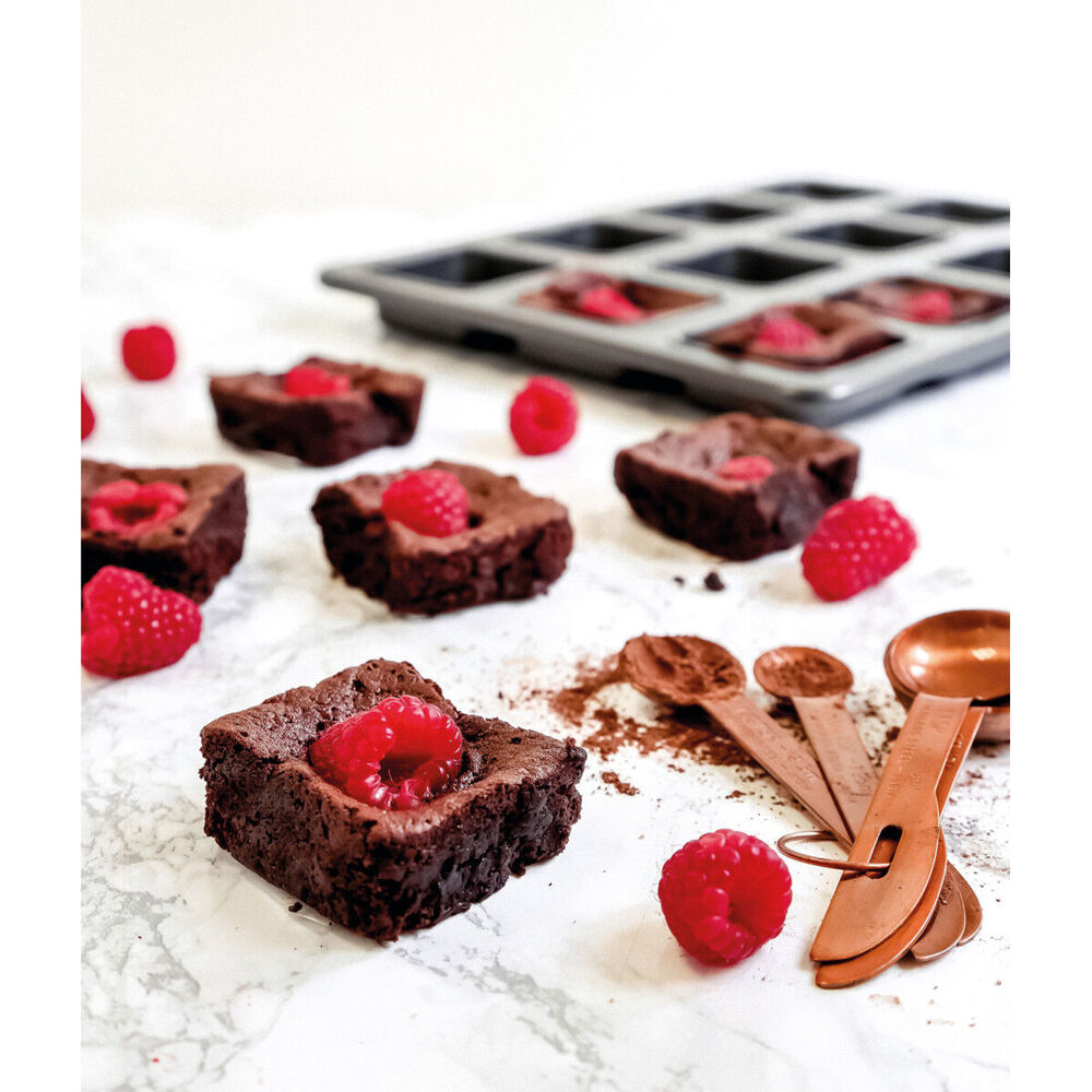 Mastercraft 34x26cm Heavy Base 12-Cup Non-Stick Square Brownie Pan Baking Black — image 2