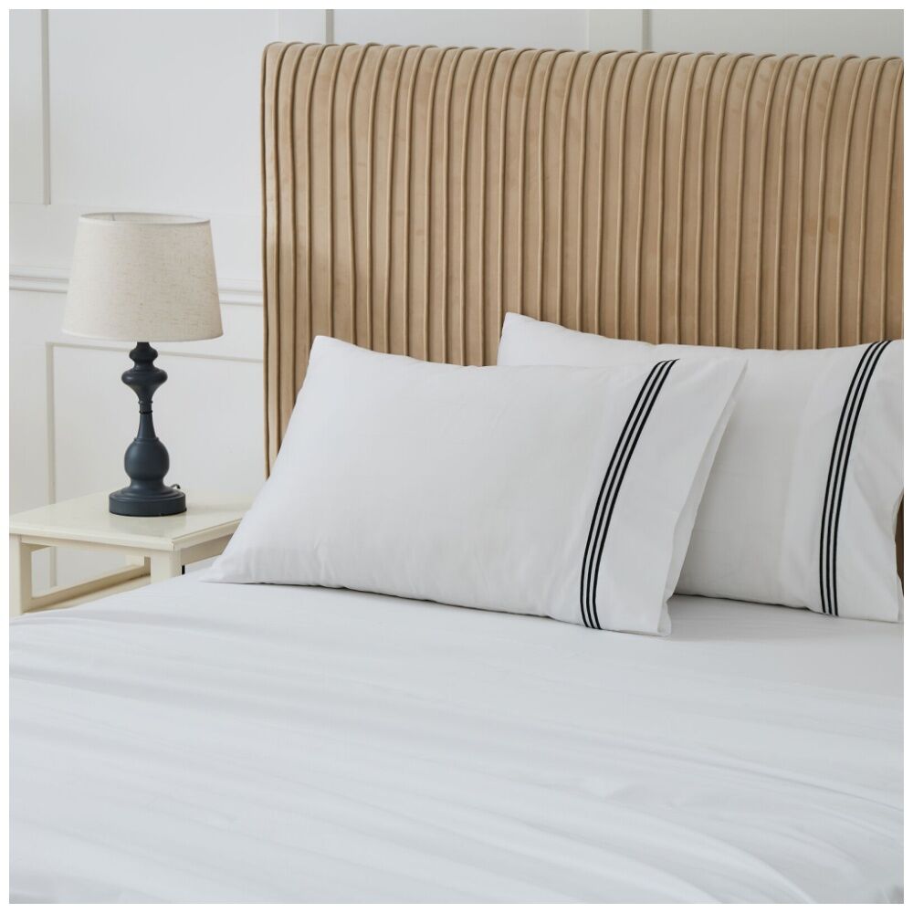 Grosvenor House 500TC Hotel Embroidered Sheet Set White With Black — image 9